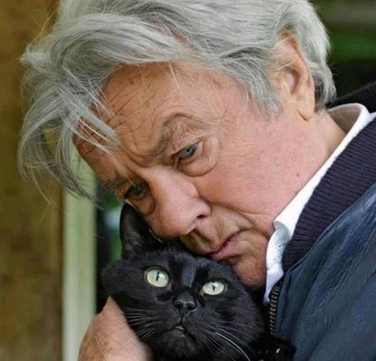 ALAIN DELON / Un amoureux des animaux s’éteint à l’âge de 88 ans